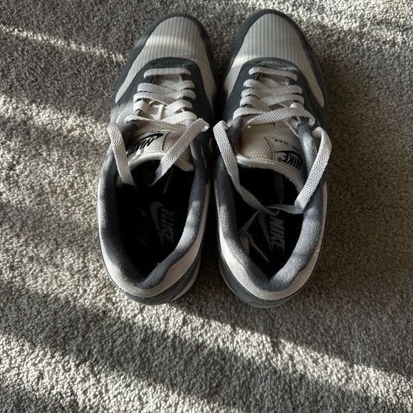 NIKE AIR MAX ONE. Suede grey two tone. In excellent condition. Rare find! - Picture 3 of 5